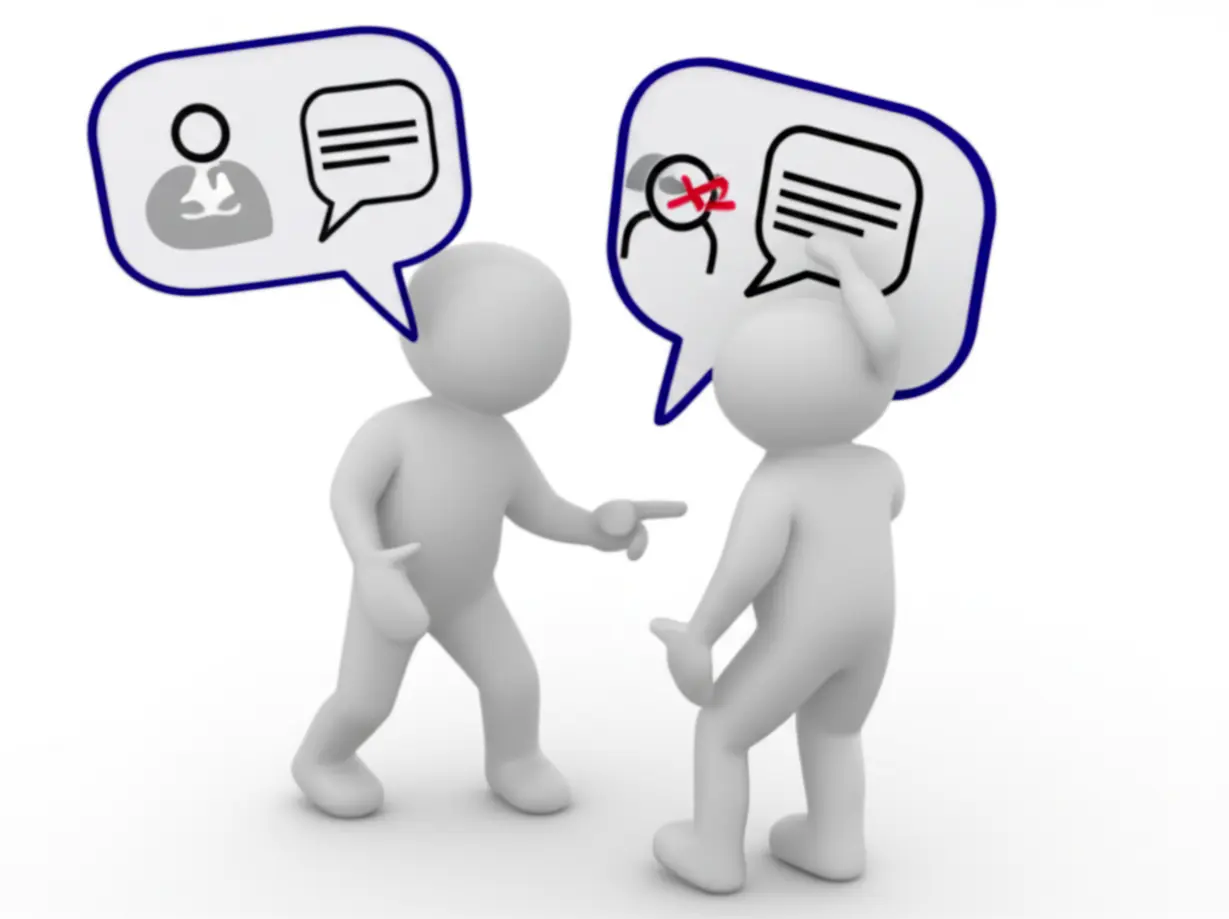 대화와-피드백을-상징하는-두-캐릭터와-말풍선-이미지
