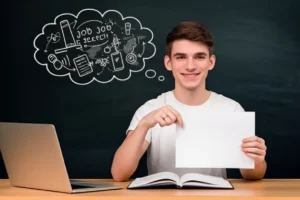 젊은-사람이-직업상담사2급-합격증을-들고-미소-짓고-있다.-책과-노트북이-있는-책상에-앉아있으며,-배경에는-직업-상담-관련-요소들이-보인다.